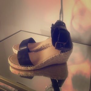 Gap sandals brand new